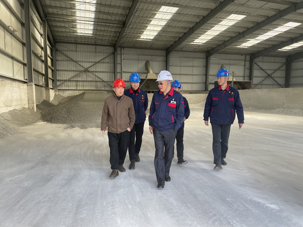 股份公司黨委委員、副總經理劉道昆到建材公司調研