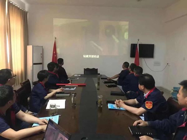 第二建筑工程事業(yè)部召開“強(qiáng)化意識、防控風(fēng)險”動員會