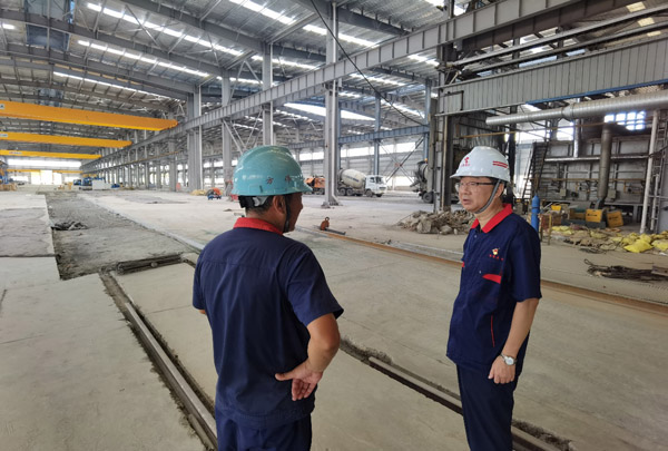 公司黨委書記走訪慰問(wèn)一線職工 公司黨委書記走訪慰問(wèn)一線職工