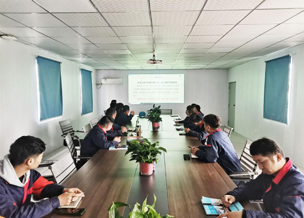 銅基新材料項(xiàng)目指揮部開(kāi)展安全教育 銅基新材料項(xiàng)目指揮部開(kāi)展安全教育