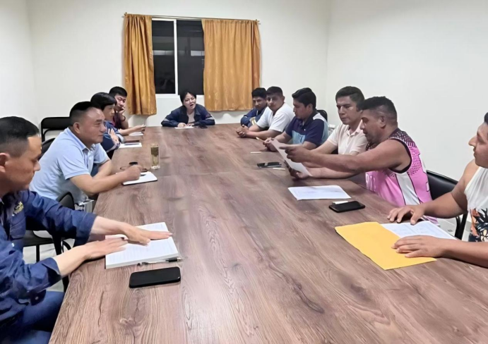 厄瓜多爾分公司召開厄籍員工代表座談會(huì) 厄瓜多爾分公司召開厄籍員工代表座談會(huì)