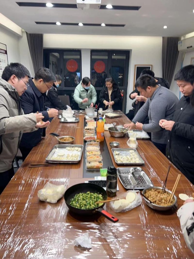 通達軟件公司組織開展“情暖冬至，餃香飄逸”冬至包餃子活動